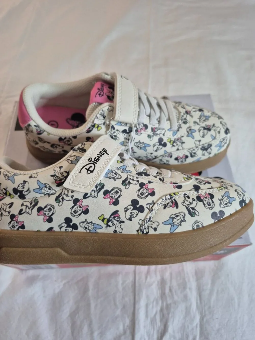 Disney Minnie And Friends Children’s Character Sneakers Size: 1,  NWB